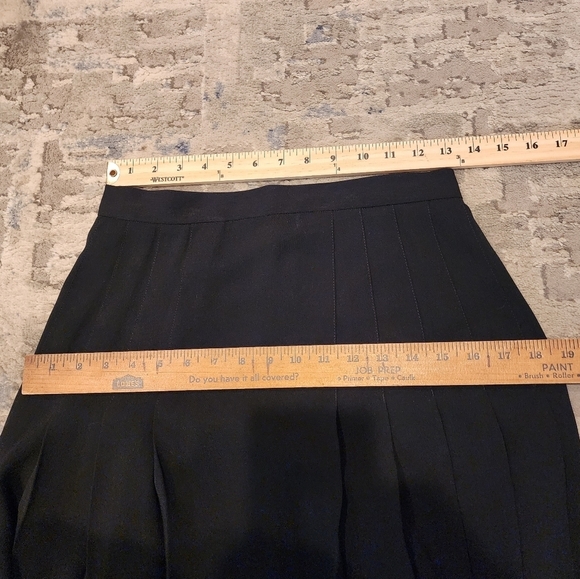 NWT Vintage Ann Taylor Loft Black Pleated Knee Length Flowy Skirt Size 6P - Picture 6 of 16